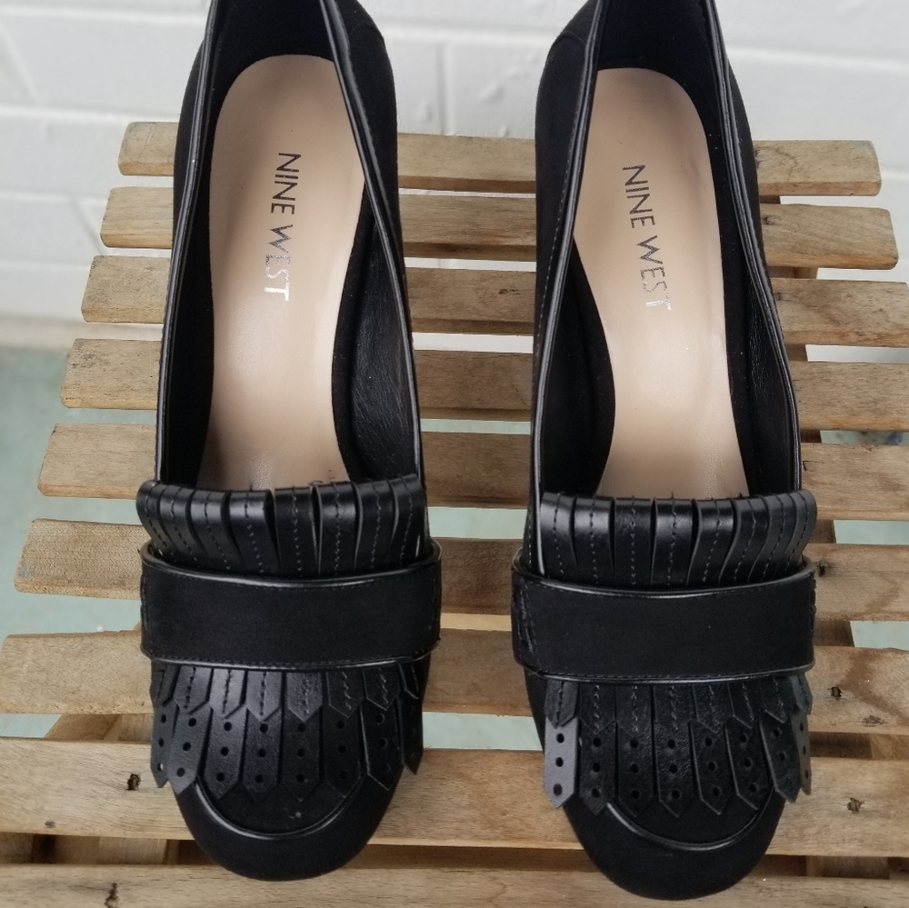 NWOT  100% LEATHER BLACK FRINGED TOE LOAFER STYLE HEELS BY NINE WEST ~ SIZE 6